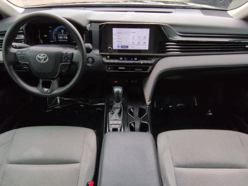 Used 2025 Toyota Camry LE FWD image 14