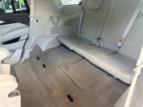 Used 2017 Cadillac Escalade Premium Luxury AWD/4WD image 19