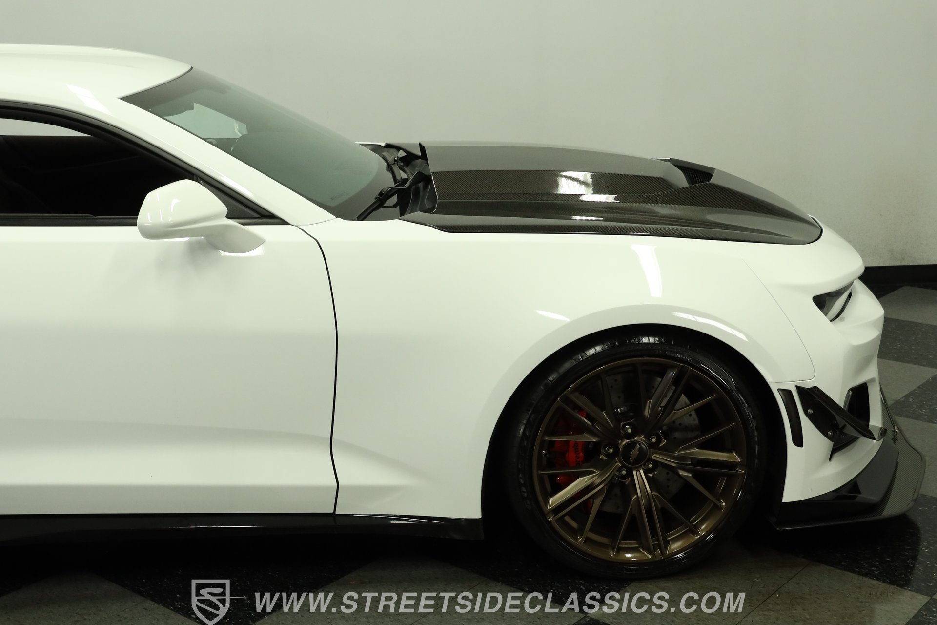 Used 2018 Chevrolet Camaro ZL1 RWD image 29