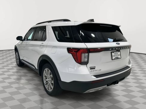 Used 2025 Ford Explorer Active w/ Active Comfort Package AWD/4WD image 3