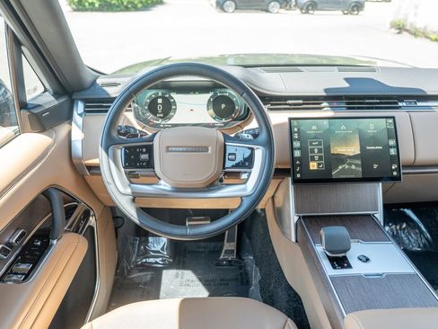 Certified 2024 Land Rover Range Rover SE AWD/4WD image 13