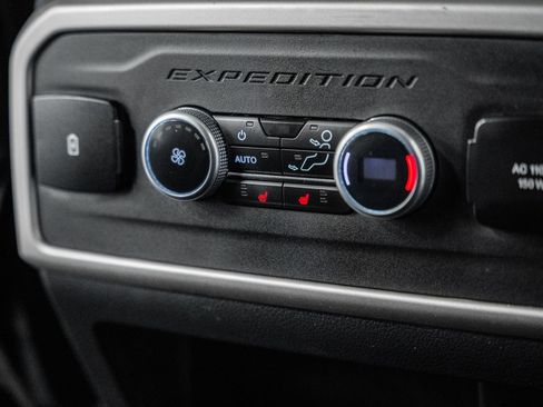 Used 2022 Ford Expedition Max Limited image 42