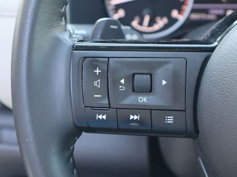 Used 2023 Nissan Pathfinder SV FWD image 13