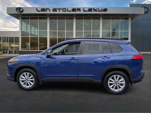 Used 2023 Toyota Corolla Cross LE w/ Moonroof Package AWD/4WD image 6