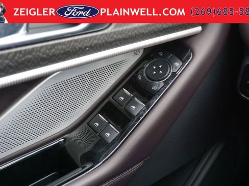 Used 2025 Ford Explorer Platinum w/ LUX Leather Package AWD/4WD image 35