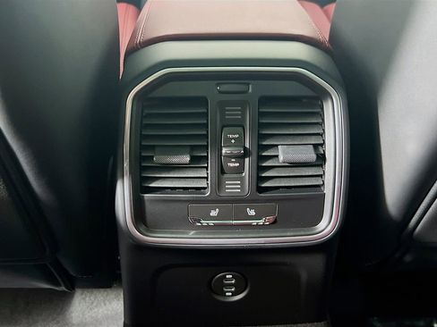 New 2026 Porsche Macan S image 27