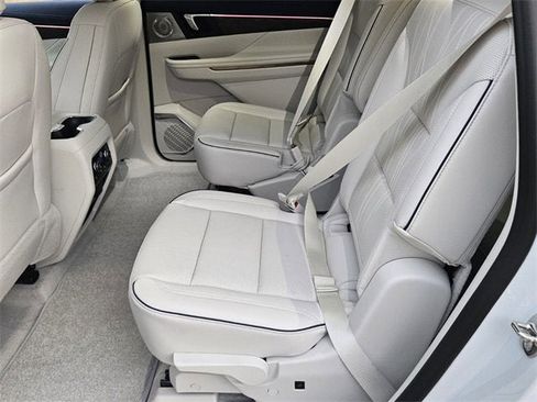 New 2026 Buick Enclave Avenir w/ Super Cruise Package image 10