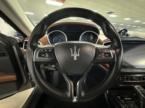 Used 2019 Maserati Ghibli RWD image 32