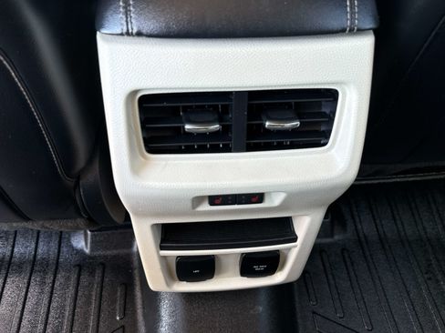 Used 2018 Ford Edge Titanium w/ Equipment Group 302A FWD image 13