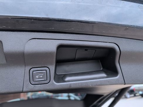 Used 2023 GMC Acadia Denali w/ Trailering Package image 32