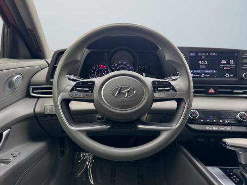 Used 2023 Hyundai Elantra SEL w/ Cargo Package image 11