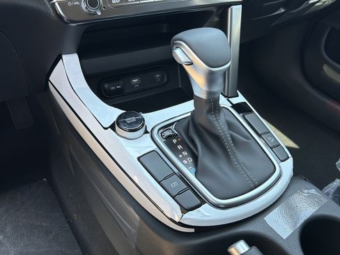 New 2026 Kia Seltos S FWD image 12