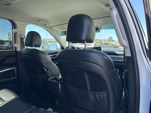 Used 2020 Kia Telluride LX FWD image 23