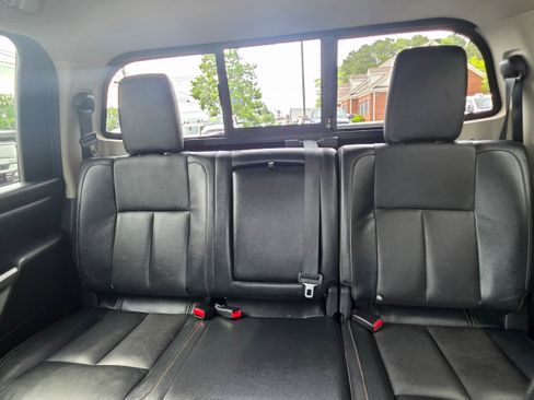 Used 2019 Nissan Titan SL w/ Off-Road Package AWD/4WD image 20