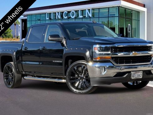 Used 2018 Chevrolet Silverado 1500 LT w/ LT Eassist Package RWD image 2