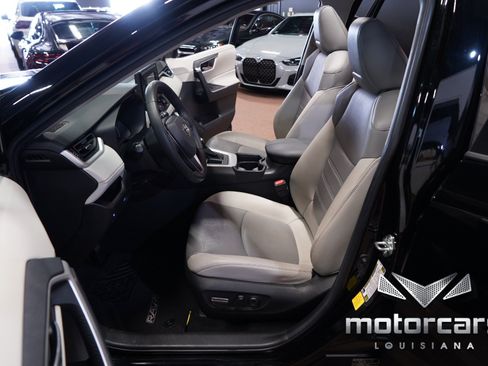 Used 2021 Toyota RAV4 XLE Premium FWD image 26