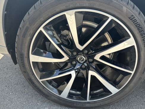 Used 2023 Volvo XC90 B6 Plus AWD/4WD image 12