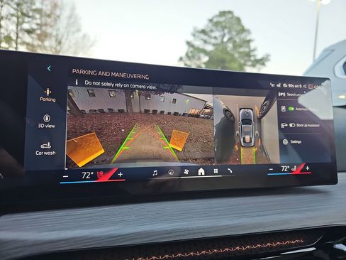 New 2026 BMW 330i Sedan w/ M Sport Package image 25