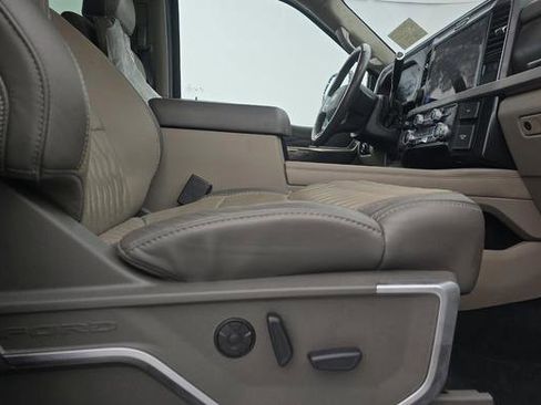 Used 2025 Ford F450 Platinum w/ Platinum Plus Package image 6