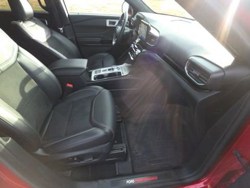 Used 2022 Ford Explorer ST w/ ST Street Pack image 29