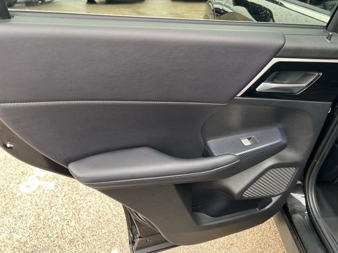 Used 2024 Mitsubishi Outlander SE image 10