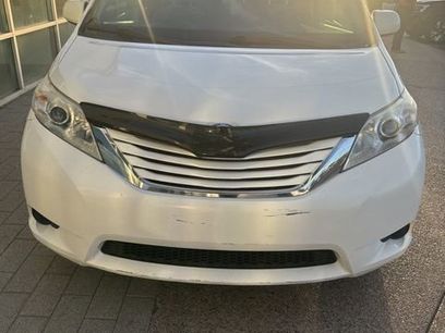 Used 2017 Toyota Sienna LE