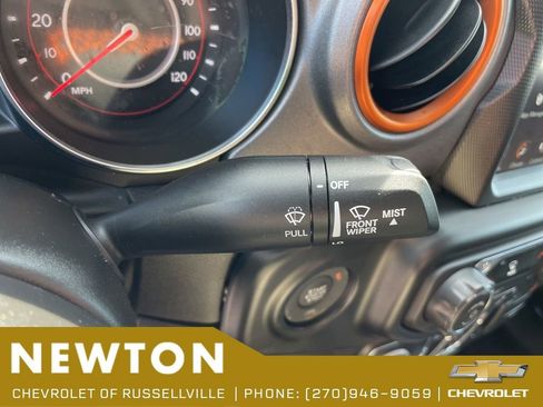 Used 2022 Jeep Gladiator Mojave AWD/4WD image 17