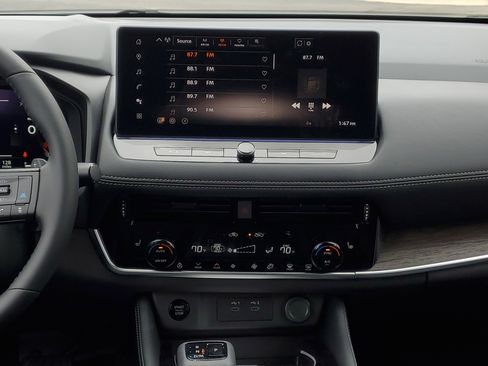 New 2026 Nissan Rogue Platinum w/ Platinum Premium Package AWD/4WD image 26
