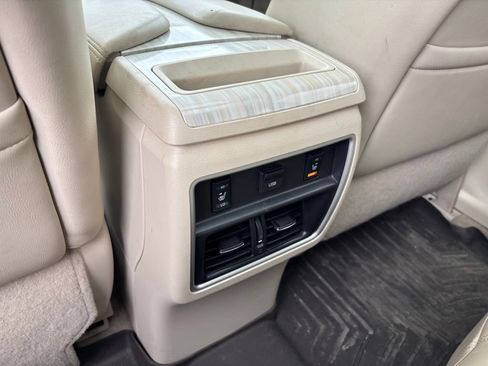 Used 2015 Nissan Murano Platinum w/ Platinum Technology Package AWD/4WD image 9