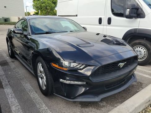 Used 2019 Ford Mustang Coupe RWD image 3
