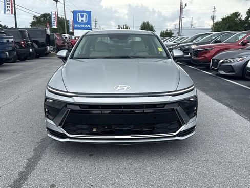 Used 2025 Hyundai Sonata SEL FWD image 9