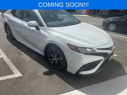 Certified 2024 Toyota Camry SE FWD image 1