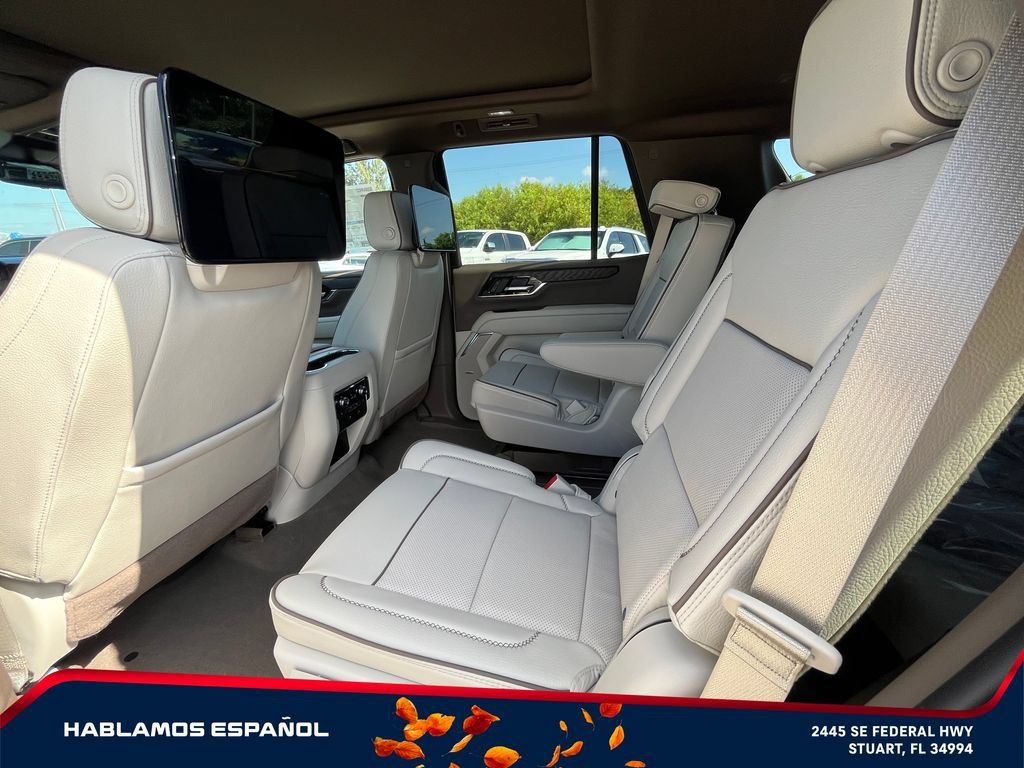 New 2026 GMC Yukon Denali w/ Denali Reserve Package AWD/4WD image 13