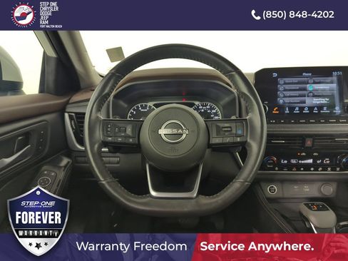 Used 2023 Nissan Rogue SL w/ SL Premium Package FWD image 16