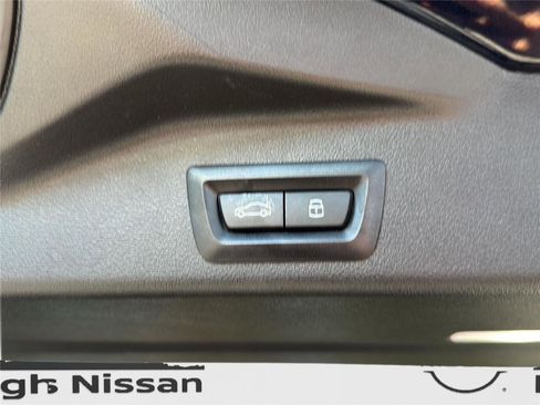 Used 2023 BMW X5 xDrive40i w/ Executive Package AWD/4WD image 30