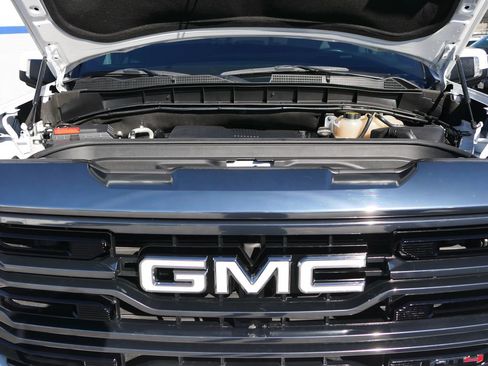 Used 2023 GMC Sierra 1500 AT4 w/ AT4 Preferred Package image 29