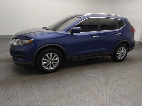 Used 2018 Nissan Rogue SV image 2