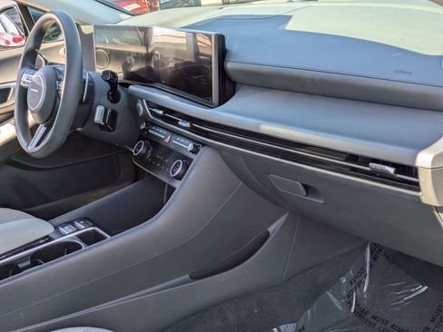 Used 2025 Hyundai Sonata SEL FWD image 31
