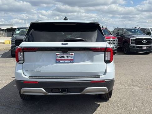 New 2026 Ford Explorer Platinum RWD image 4