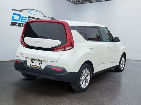 Used 2022 Kia Soul LX w/ Technology Package image 3