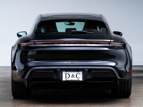 Used 2021 Porsche Taycan 4 Cross Turismo AWD/4WD image 6