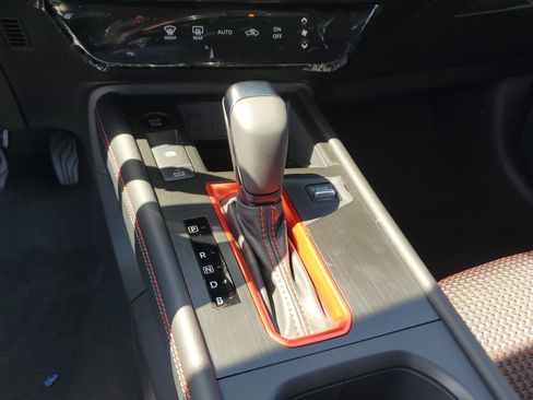 New 2026 Nissan Kicks SR FWD image 17