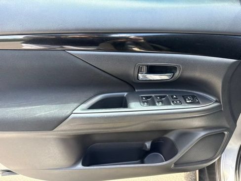 Used 2019 Mitsubishi Outlander ES FWD image 7