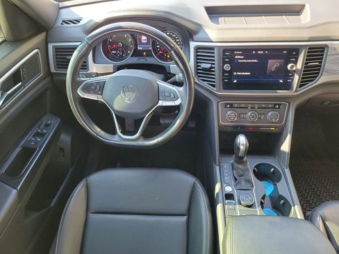 Used 2020 Volkswagen Atlas Cross Sport SE image 16