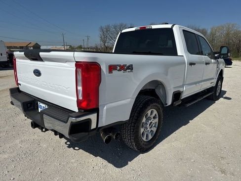 Used 2024 Ford F250 XLT w/ FX4 Off-Road Package image 5