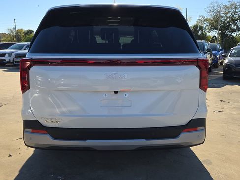 New 2026 Kia Carnival FWD image 7