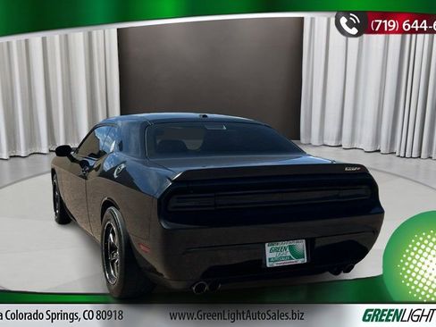 Used 2009 Dodge Challenger SRT8 RWD image 3