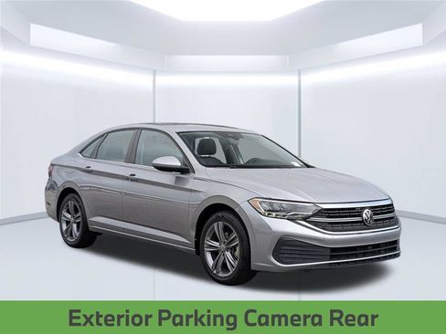 Used 2024 Volkswagen Jetta SE FWD image 9