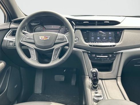 New 2026 Cadillac XT5 Luxury AWD/4WD image 2