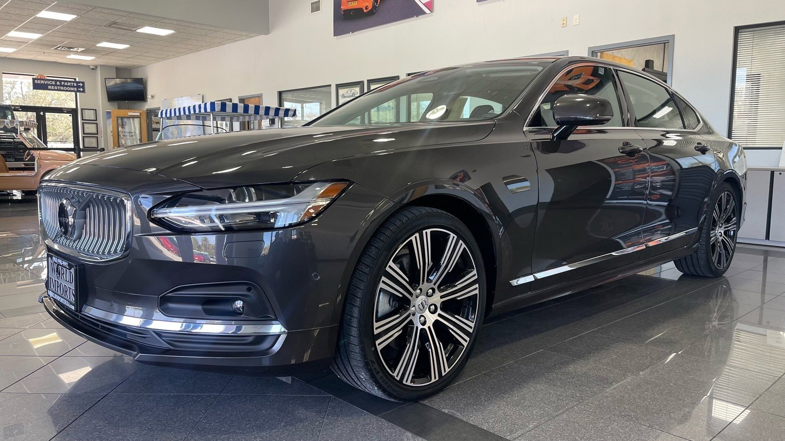 Used 2023 Volvo S90 B6 Ultimate w/ Protection Package Premier AWD/4WD image 1